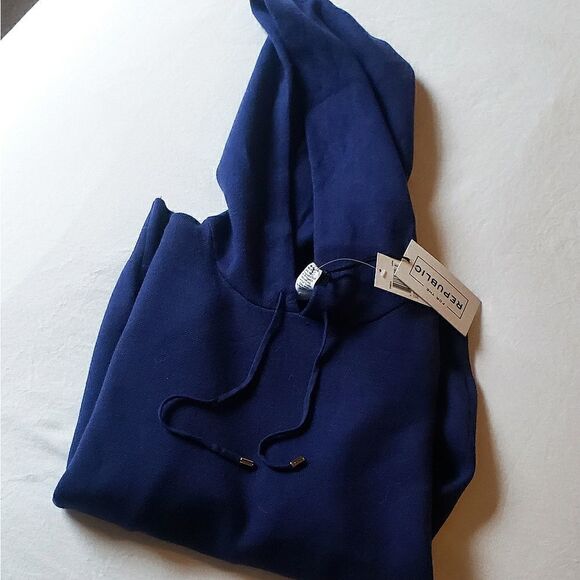 Sweatshirt Hoodie  - Picture 2 of 9